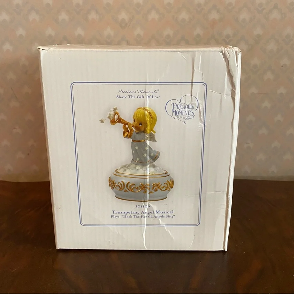 Precious Moments Trumpeting Angel Musical - Picture 7 of 8